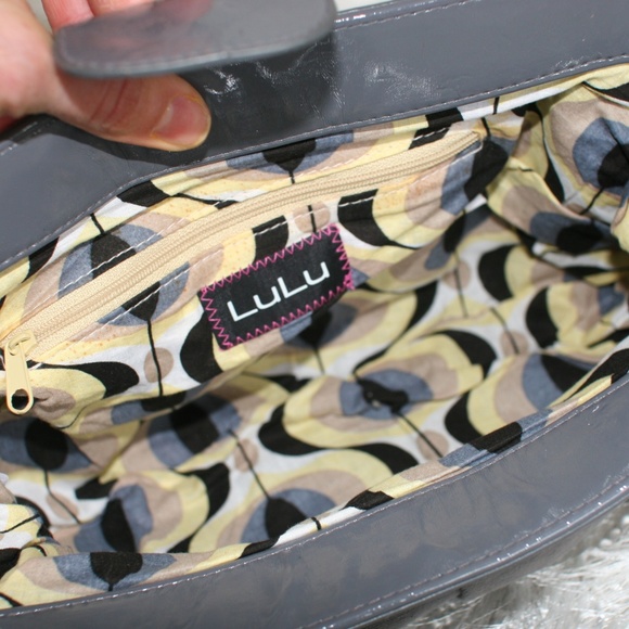 LULU Grey Cotton and Patent Trim clutch - Picture 2 of 6